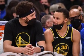 Kaiyun开云中国官方网站-金州勇士训练开放日，集结日伤情更新引欢呼，德甲在即，轮换策略成焦点的简单介绍